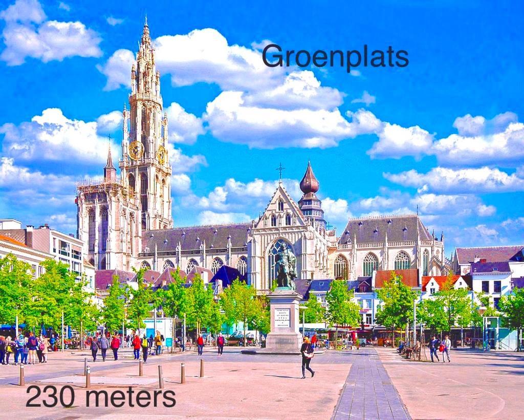 In thé hart of the city Anvers Extérieur photo